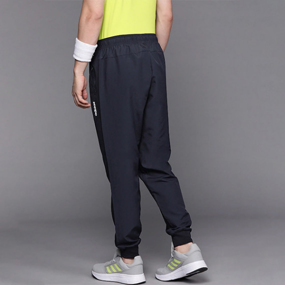 https://dailysales.in/products/men-navy-blue-stanford-solid-joggers