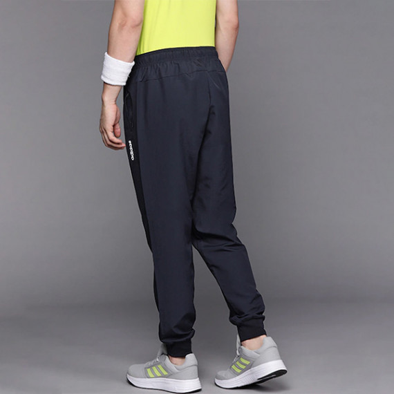 https://dailysales.in/vi/products/men-navy-blue-stanford-solid-joggers