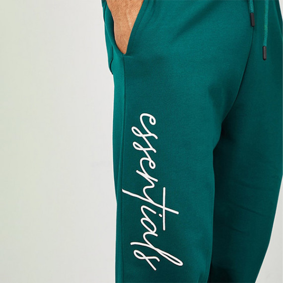 https://dailysales.in/vi/products/men-green-solid-relaxed-fit-cotton-joggers