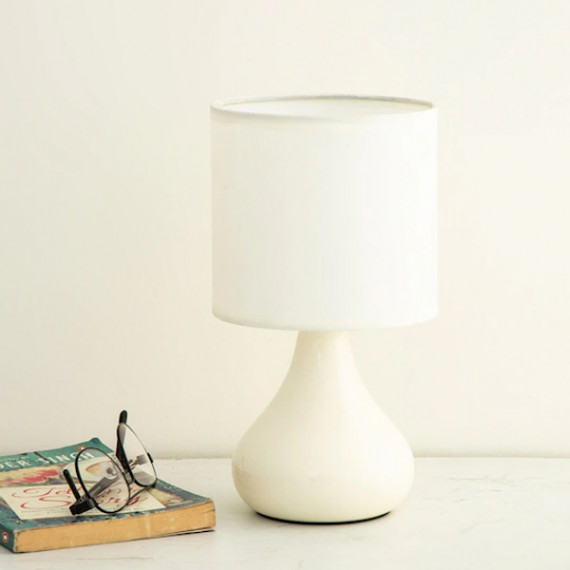 https://dailysales.in/vi/products/white-solid-ambrose-corienth-contemporary-ceramic-table-lamp