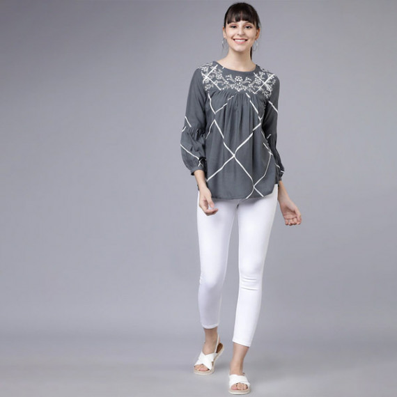 https://dailysales.in/products/women-grey-and-white-printed-a-line-top