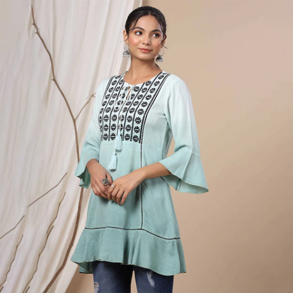 https://dailysales.in/products/women-green-tunics