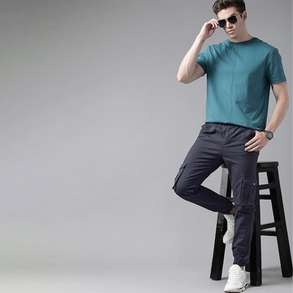 https://dailysales.in/products/men-navy-blue-solid-mid-rise-woven-pure-cotten-cargo-trousers