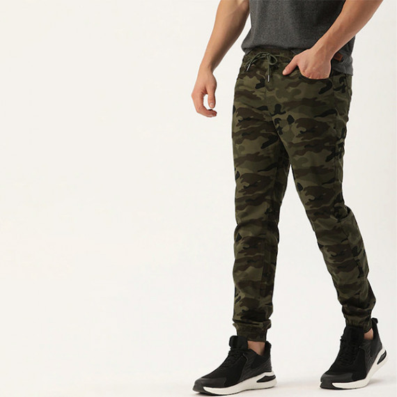 https://dailysales.in/products/men-olive-green-camouflage-printed-slim-fit-joggers-trousers