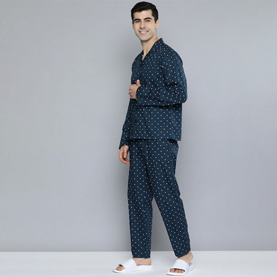 https://dailysales.in/products/men-navy-blue-white-printed-pure-cotton-night-suit