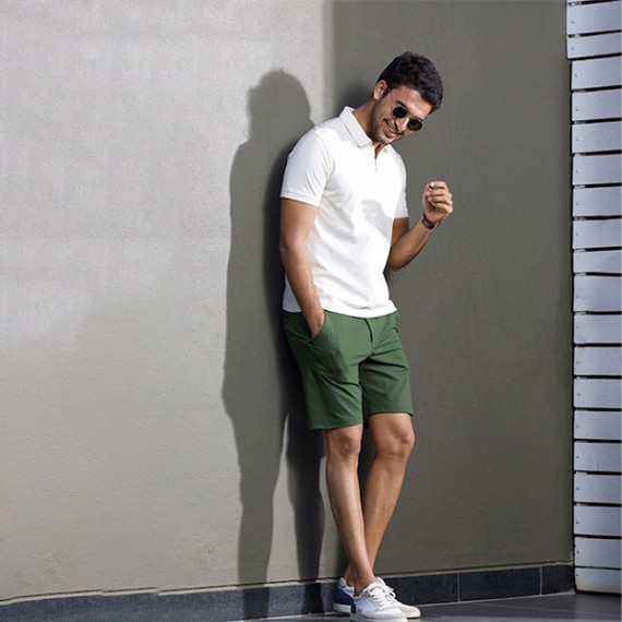 https://dailysales.in/products/men-green-4way-stretch-chino-shorts