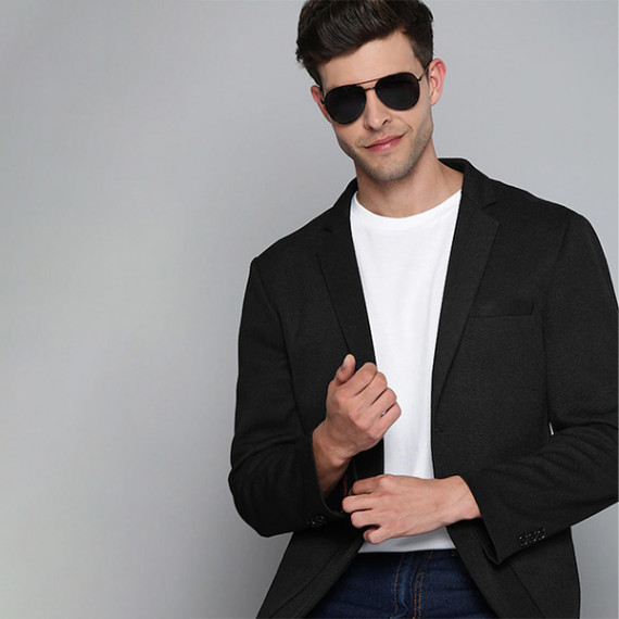 https://dailysales.in/vi/products/men-black-textured-regular-fit-single-breasted-blazer