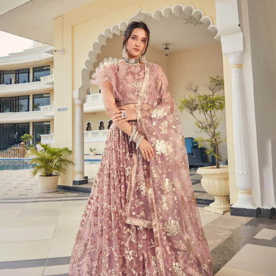 https://dailysales.in/vi/products/peach-coloured-gold-toned-embellished-sequinned-semi-stitched-lehenga-unstitched-blouse-with